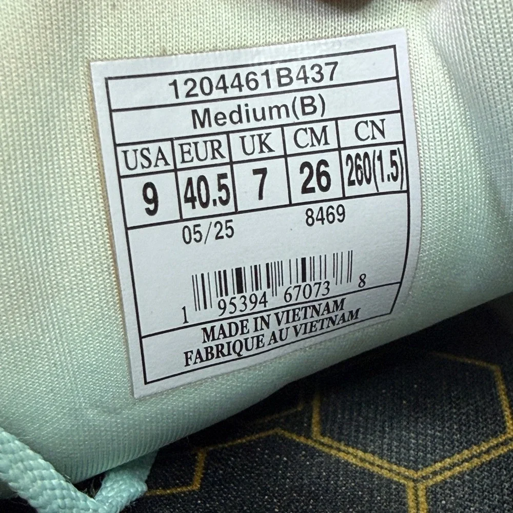 Brooks Cascadia 19 Trail Running Shoes Women 9 Clearwater/Primer Grey/Apricot‎